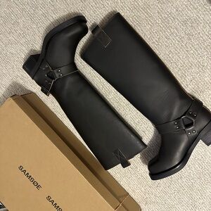 NIB Samoe Samoe Sabrenta High Boots in Black Olive size 37